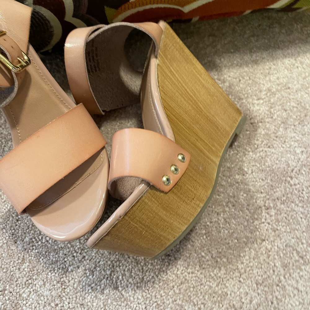 JustFab women shoe